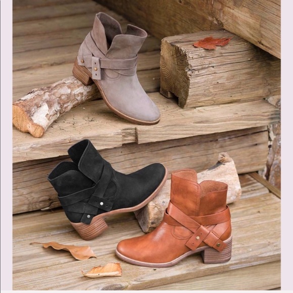 new UGG® Australia ✪ Suede Wrap Strap Ankle Boot Bootie ✪ Light Brown ✪ 9M - Picture 11 of 12